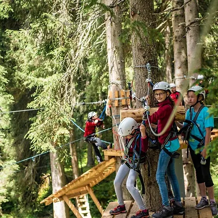 Adlers Arlberg شقة